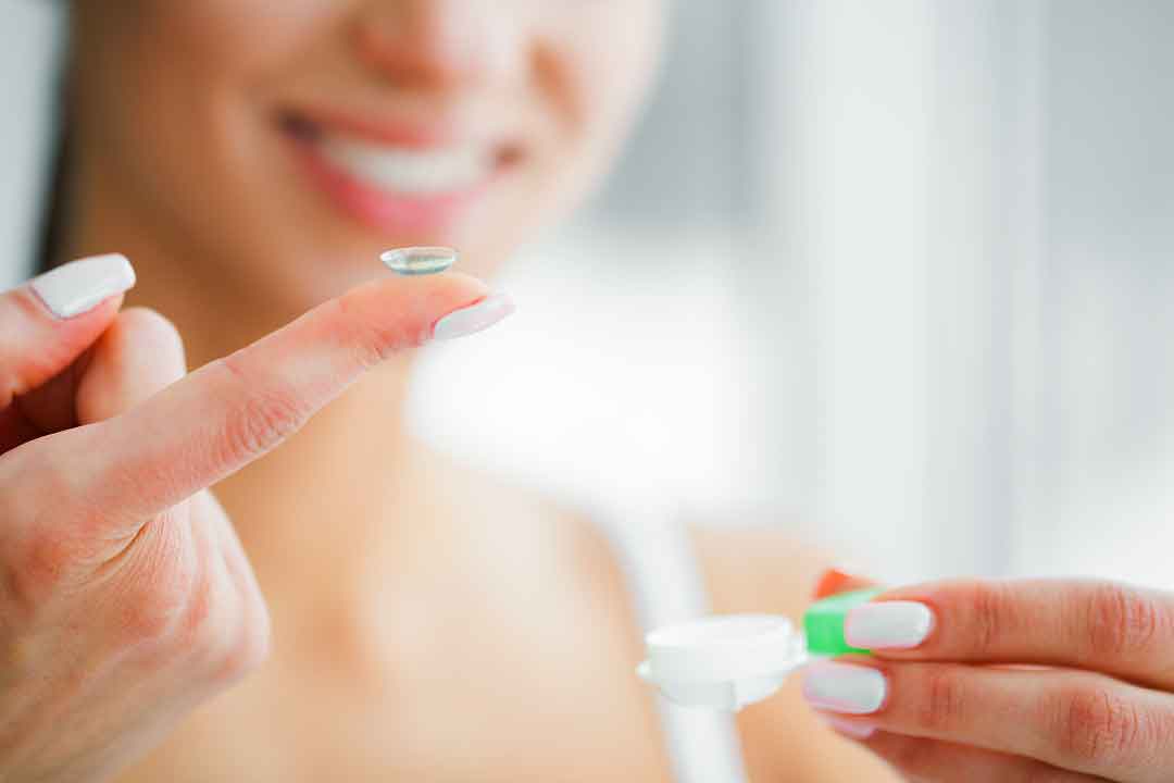 benefits of wearing contact lenses
